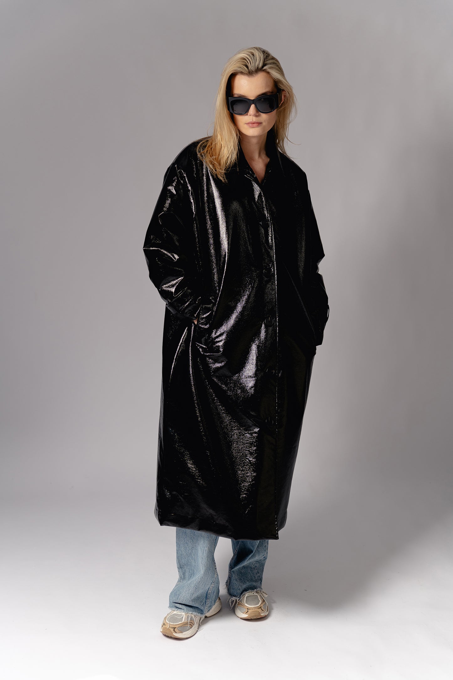 STORM01W - Black