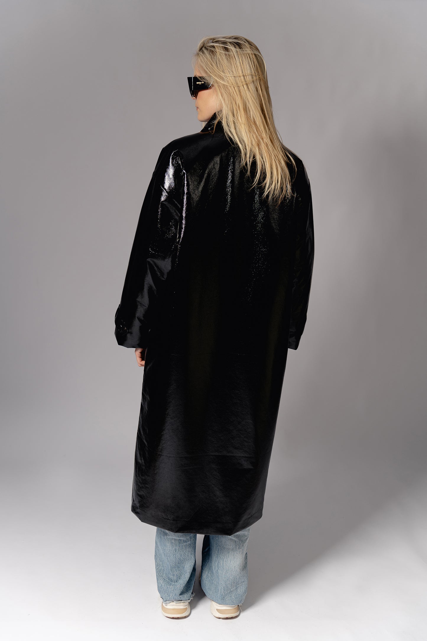 STORM01W - Black
